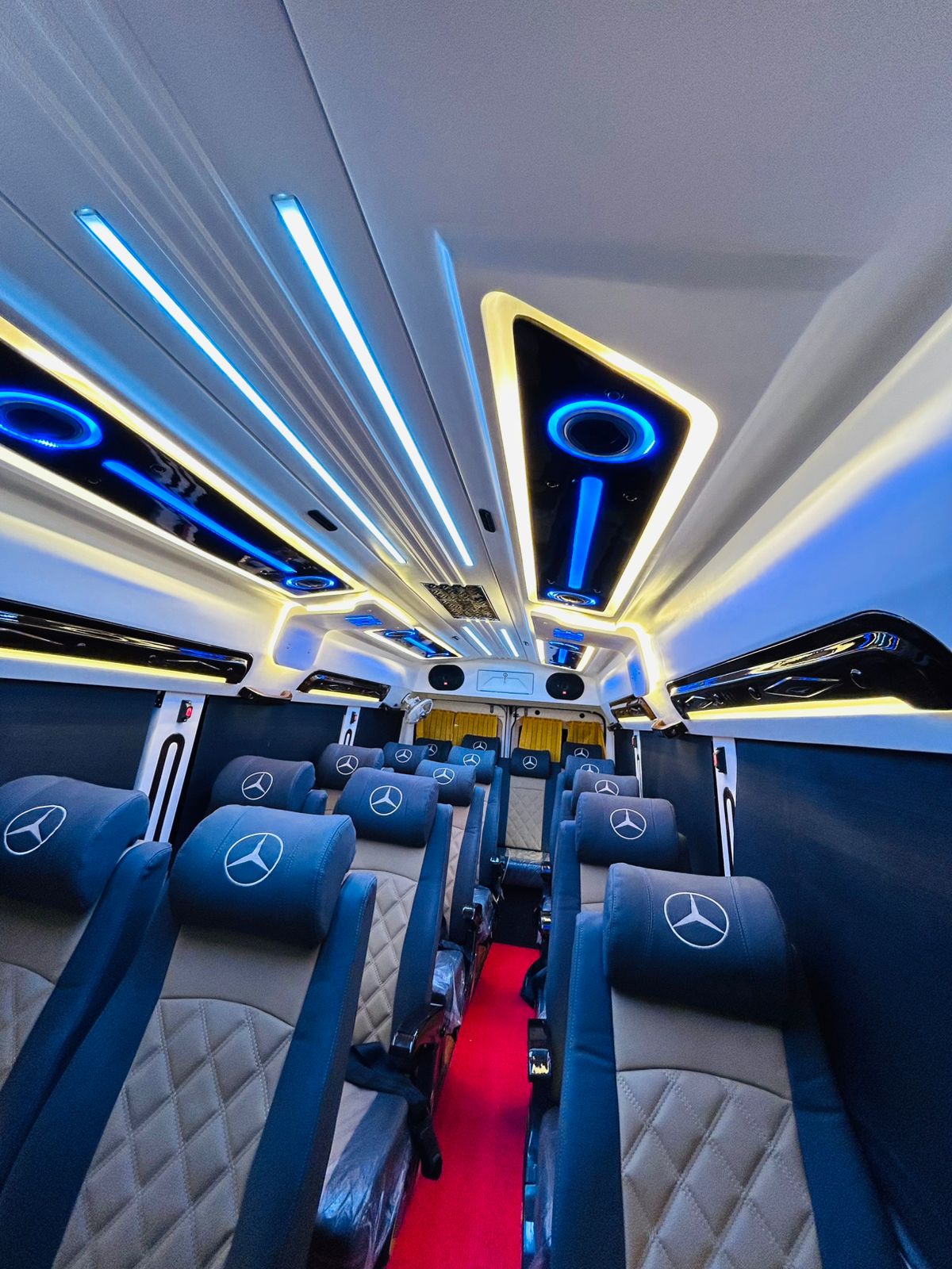 Traveller 14 Seater